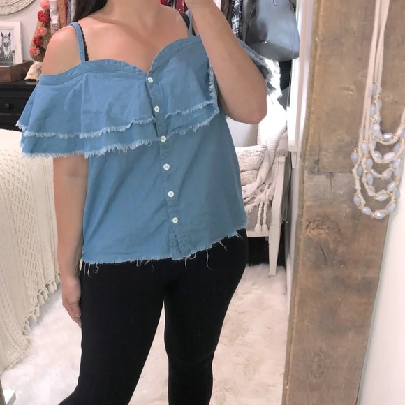 Umgee size medium blue chambray cold shoulder top - Picture 1 of 5